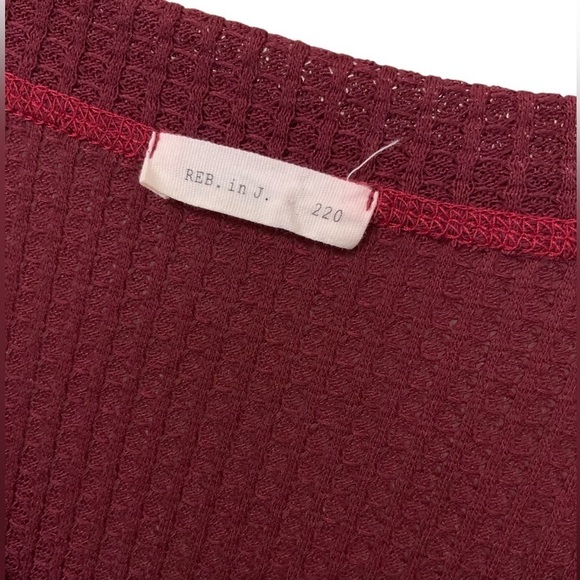 Reb in J 220 Wine Burgundy Maroon Waffle Knit Top Oversized for Comfort - Picture 5 of 9